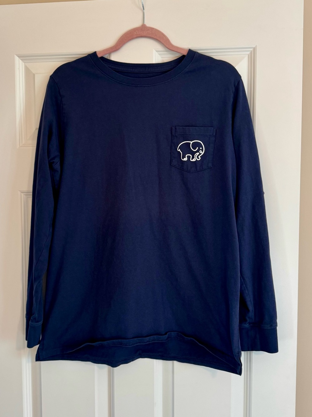 Ivory Ella Navy Pocket Tee Elephant Volleyball graphic L 100% Organic Cotton